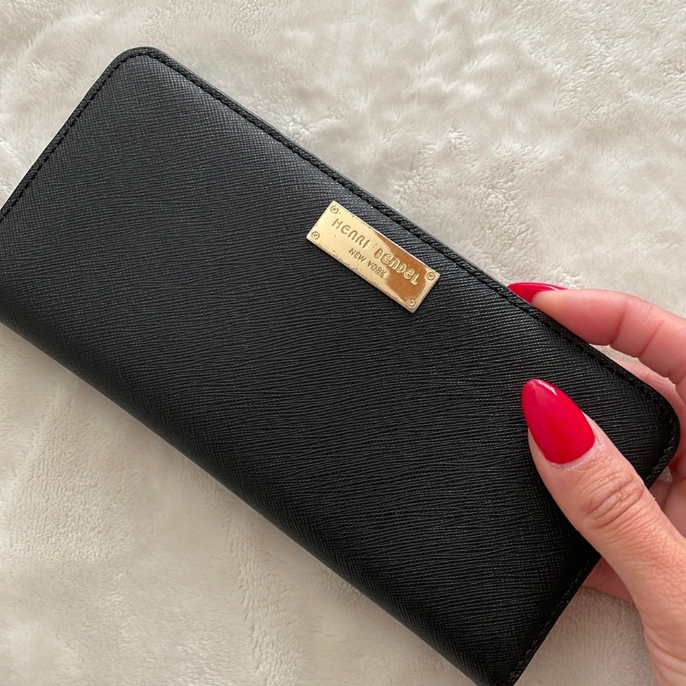 Henri bendel black continental wallet